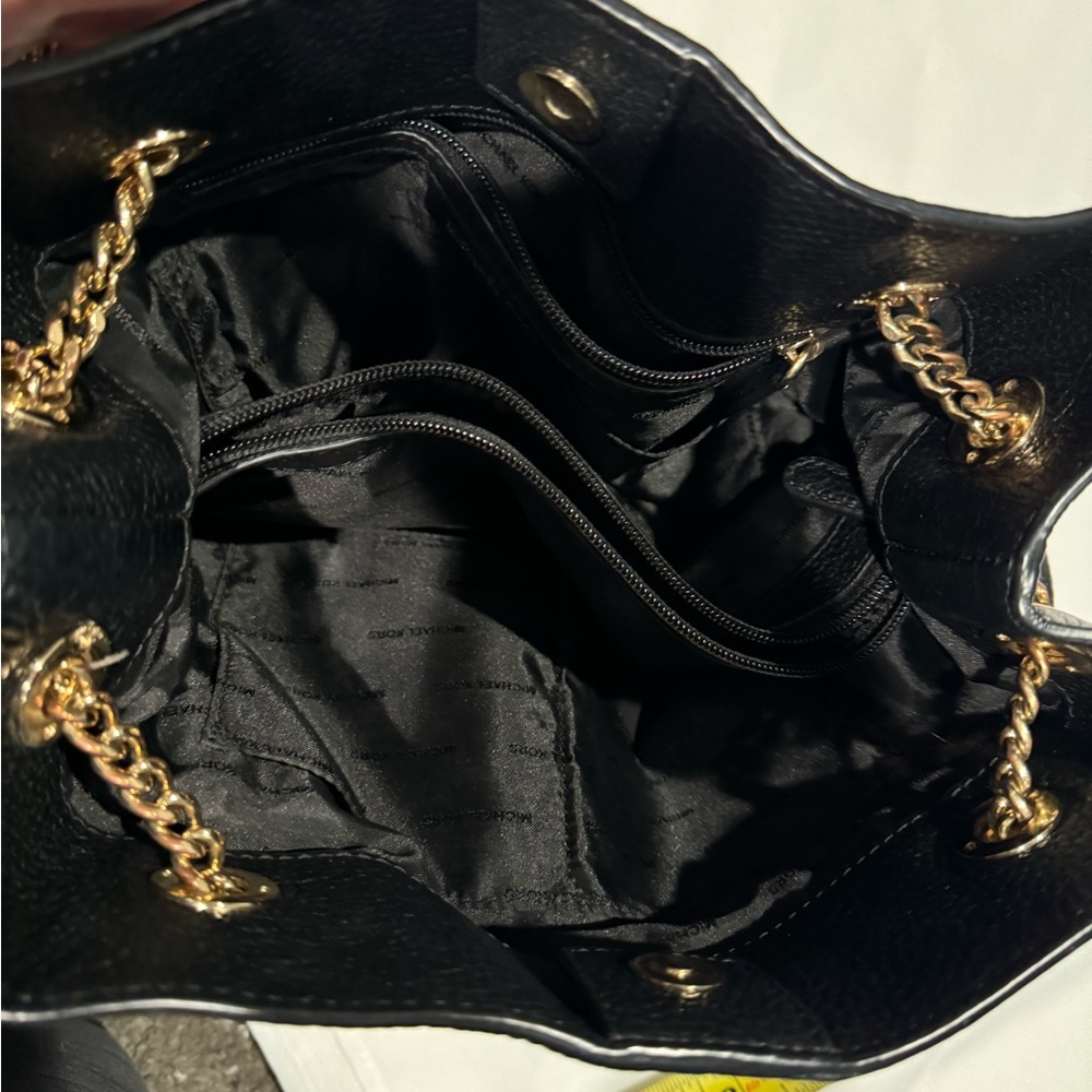 Michael Kors purse - Picture 3 of 7